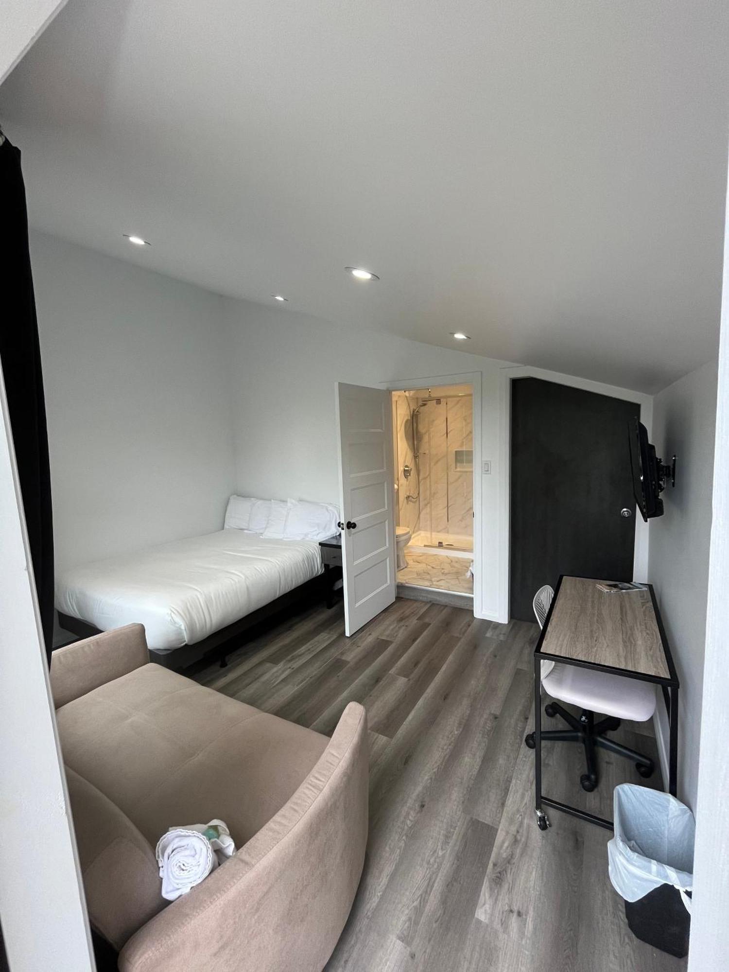 Auberge De Ferme-Neuve Lac-Saint-Paul Extérieur photo