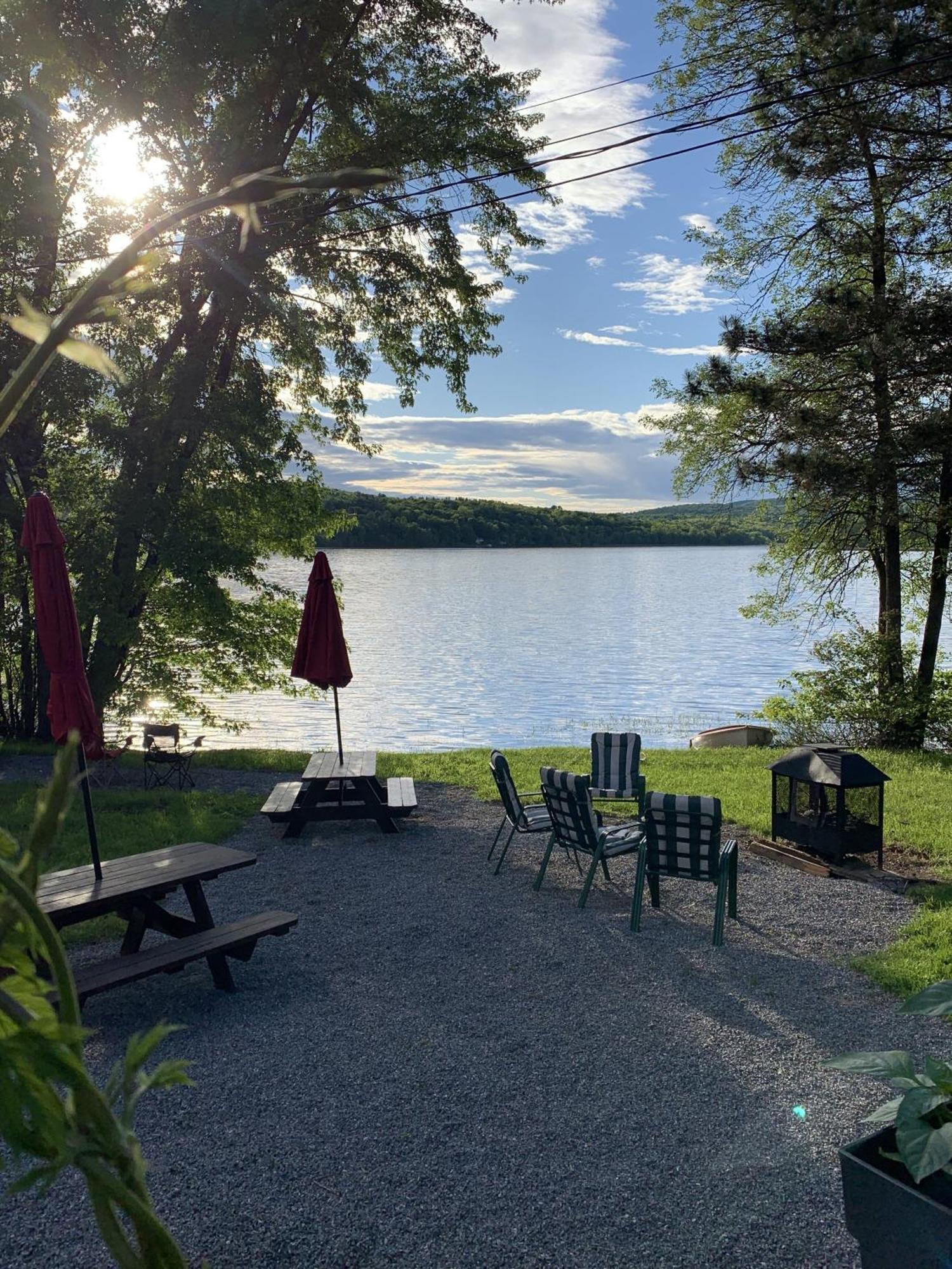 Auberge De Ferme-Neuve Lac-Saint-Paul Extérieur photo