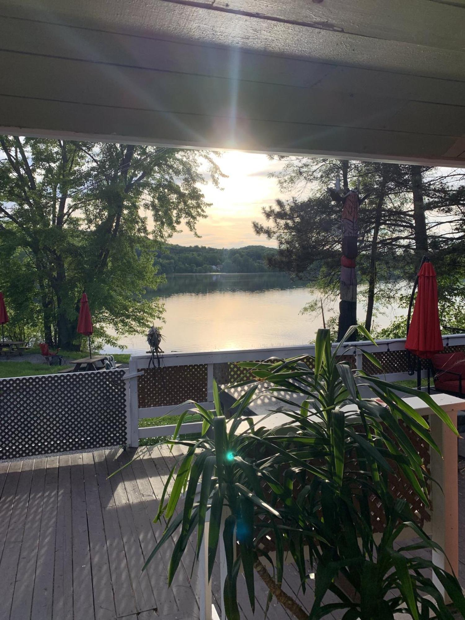 Auberge De Ferme-Neuve Lac-Saint-Paul Extérieur photo